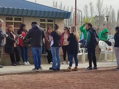 Paro de 24 horas y reclamos en el Hospital Natalio Burd de Centenario