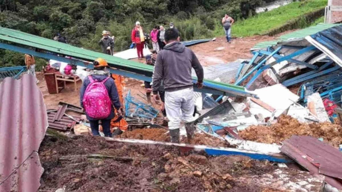 Daños por avalancha debido a las fuertes lluvias en el municipio colombiano de Abriaquí, en Antioquia (norte)