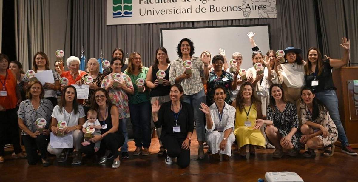 Marta Argentina Claleo, de 52 años, la criancera neuquina reconocida a nivel nacional. Fuente: (Neuquén Informa).
