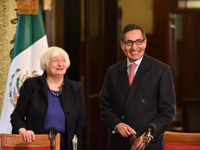 Para combatir los delitos financieros es necesaria la participación de la banca: secretaria del Tesoro de EU