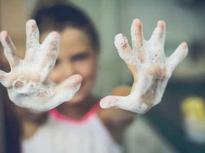 ¿Cómo contarles a los chicos qué es el coronavirus?
