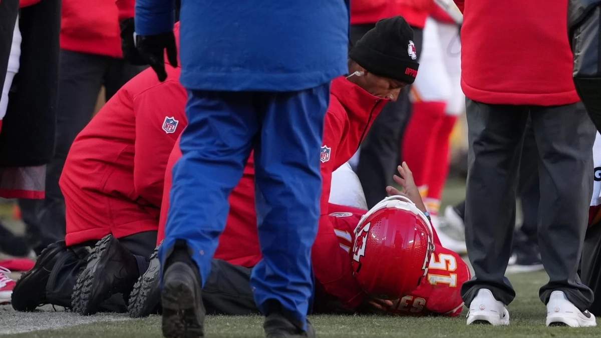 Patrick Mahomes se somete a cirugía de ligamento cruzado anterior