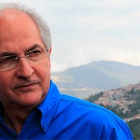 El opositor Antonio Ledezma escapa de arresto domiciliario y se va de Venezuela