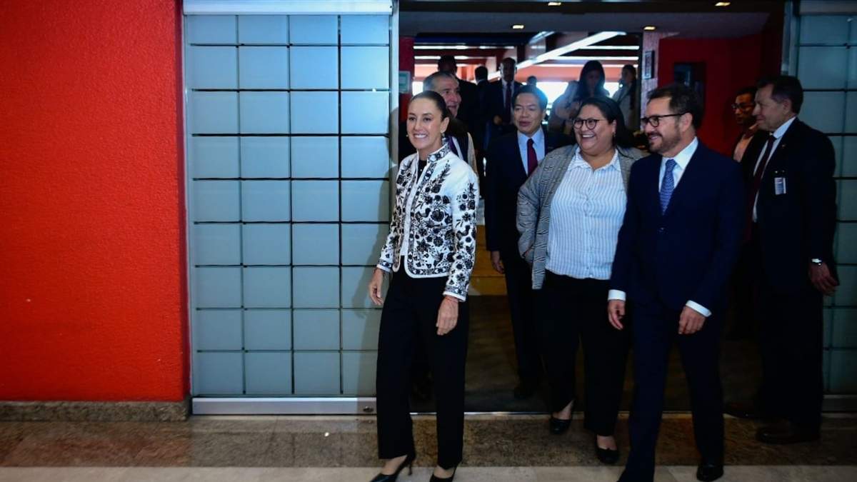 Claudia Sheinbaum a su llegada a la reunión plenaria de Morena