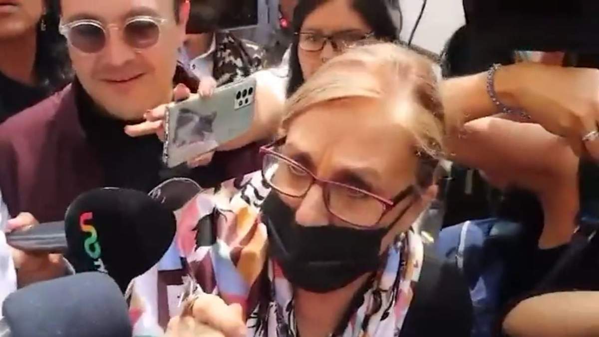 Malú Mícher ofrece declaraciones a medios