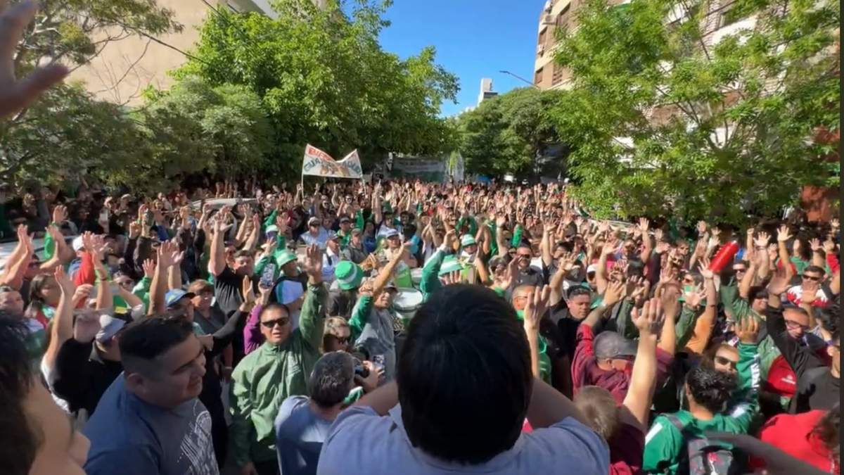 Por mayoría se aceptó la propuesta. Fuente: (Facebook).