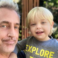 ¡Un súper papá! La tierna manera con la que Marley celebró los dos años y medio de Mirko