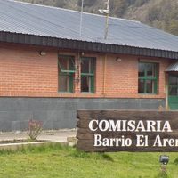 Después de chocar con una joven conductora, un hombre la siguió y le disparó en su casa