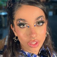 María Becerra dio cátedra de glamour en un importante evento