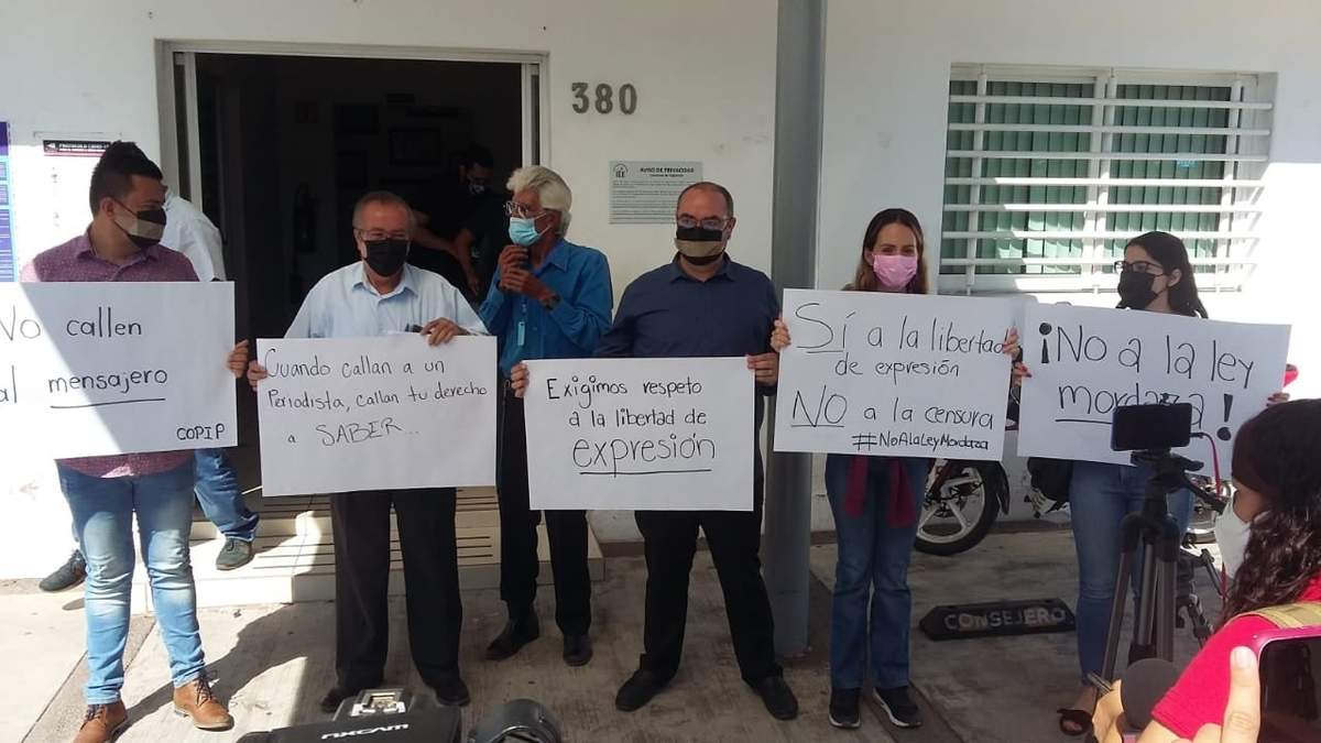 Periodistas protestan