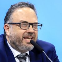 El Gobierno le advirtió a los del Fondo que descongelarán las tarifas y bajarán la inflación