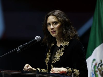Ayuso acusa a Sheinbaum y al gobierno de España de “ponerla en peligro” en México (Audio)