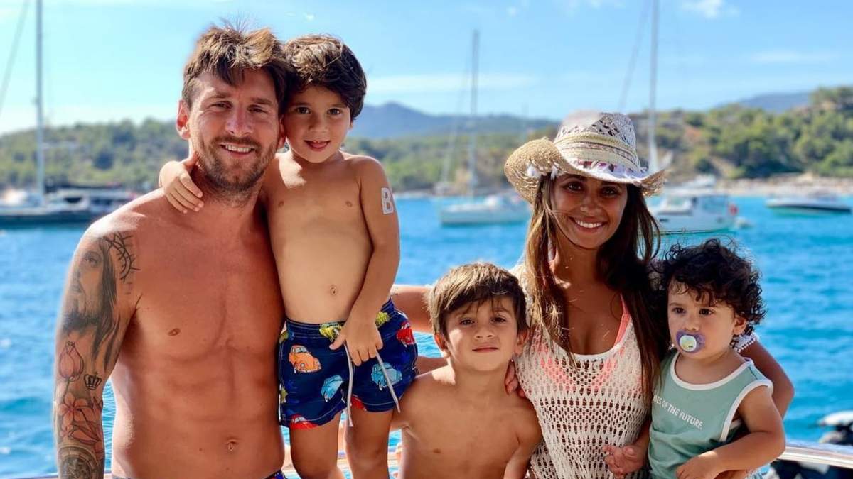 Antonela Roccuzzo, Lionel Messi y sus hijos. Fuente: (Instagram)
