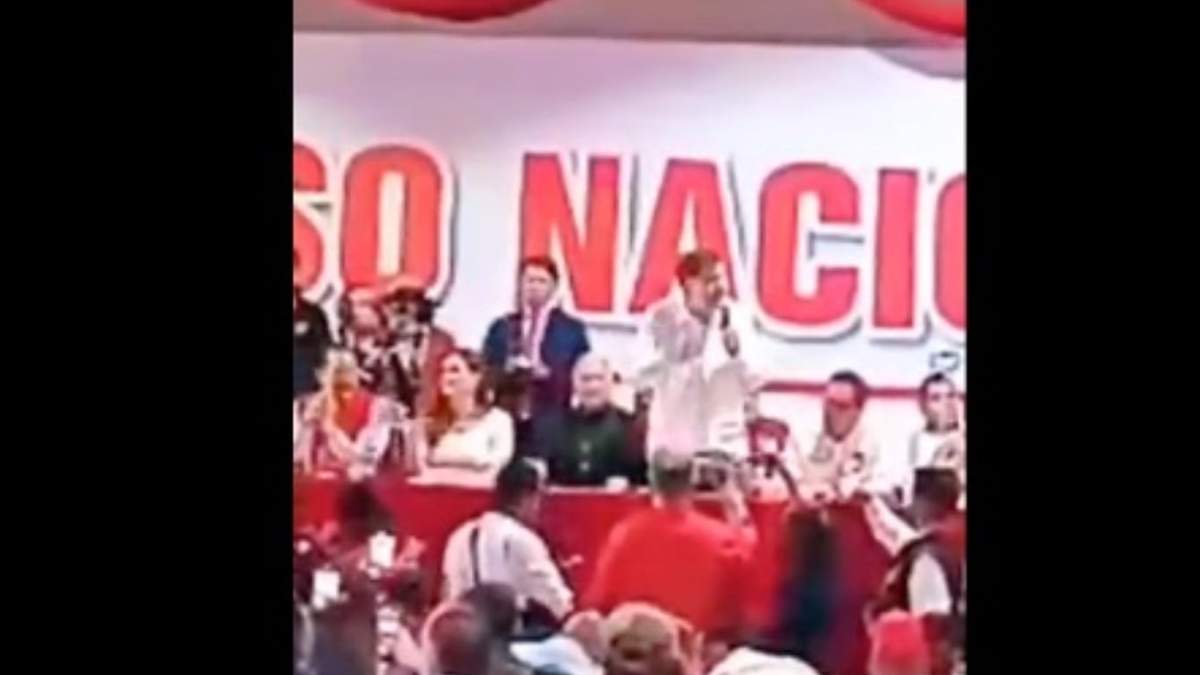 Gerardo Fernández Noroña fue abucheado