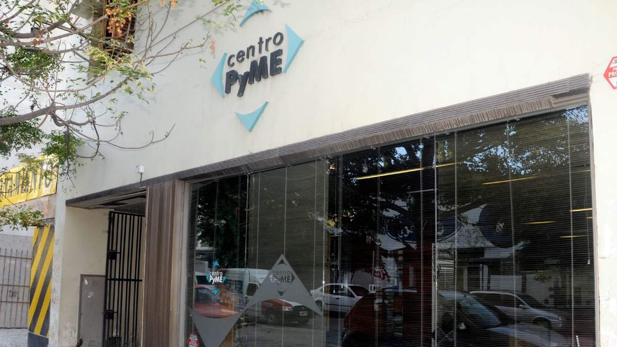La actividad centrada en la tecnología de la información se desarrollara en el centro PyME-ADENEU. Fuente: (Twitter)