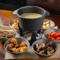 Bagna cauda: la receta clásica de las juntadas con amigos y perfecta para una cena especial de otoño