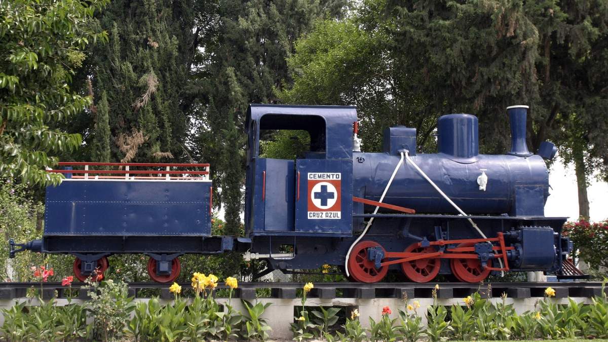 La Máquina Celeste dentro de la Ciudad Cooperativa Cruz Azul, en imagen de 2005