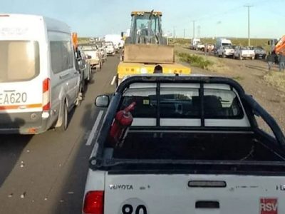 Una protesta de desocupados provocó serios inconvenientes y hasta la suspensión de clases