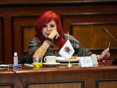 Revés para Sansores: Tribunal determina que medidas contra "Tribuna" y su exdirector son excesivas
