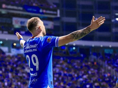 Cruz Azul vence 3-2 a los Pumas y es segundo lugar de la Liga MX (Videos)