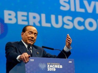 Invitadas de las fiestas "bunga bunga" de Berlusconi son llamadas a declarar como acusadas