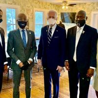 Joe Biden se reúne con la familia de George Floyd en Houston, Texas