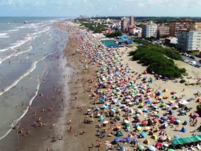 Massa busca acordar con el sector turístico un techo para el aumento de precios