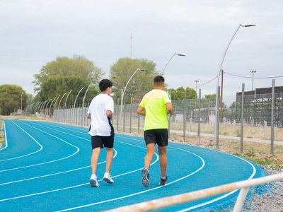 Denunciaron actos de violencia y agresión contra una profesora en la pista de atletismo de Plottier