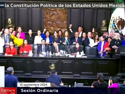 Al grito de ¡resistencia!, senadores del PAN toman la tribuna donde se debate la reforma judicial