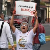 Madre buscadora sufre robo, pese a ir escoltada por guardias de la FGR (Video)