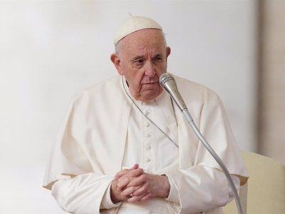 Papa Francisco llama al uso ético de la Inteligencia Artificial