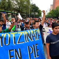 Padres de los 43 consiguen que Ejército no destruya documentos del caso Ayotzinapa