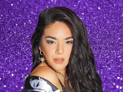 De vanguardia: para sus shows, Ángela Leiva elige outfits en telas brillantes y de colores vistosos