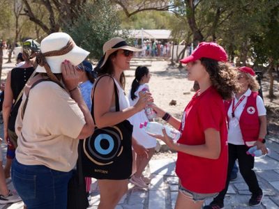Grecia cierra la Acrópolis, mientras una ola de calor azota el sur de Europa
