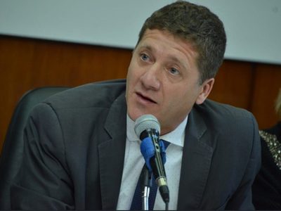 Le aceptarán la renuncia al funcionario que manejaba borracho