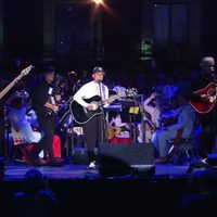 Con rechiflas, abucheos y gritos de ¡fuera!, Yahritza y Su Esencia da show en el Zócalo