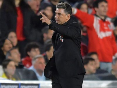 “Sos un payaso”: el padre de una figura de River destrozó a Marcelo Gallardo