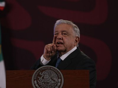 AMLO acusa al gobierno de EU por reportaje de sobornos del Cártel de Sinaloa a su campaña