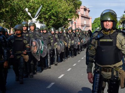 El Gobierno confirmó que se va a cumplir el protocolo antipiquetes en el marco del paro
