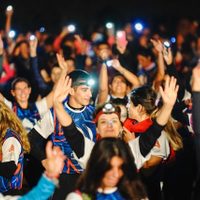 Más dos mil personas participaron del trekking nocturno, en el Parque Norte