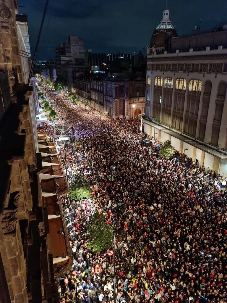 Asistentes al concierto Grupo Firme en el Zócalo 25 septiembre 2022-B