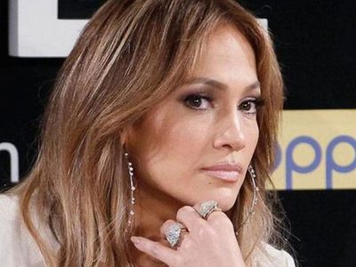 El indescifrable misterio alrededor de esta fotografía de Jennifer López durante la cuarentena