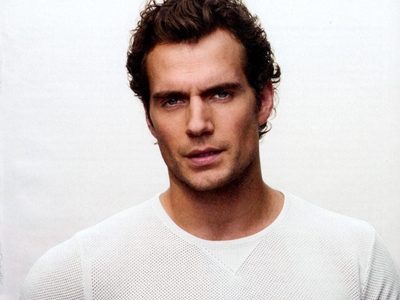 ¡Traigan un matafuegos! Henry Cavill fue fotografiado infraganti y ¡arde la platea!
