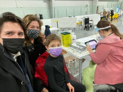Justin Trudeau da positivo a covid-19; llama a la población a vacunarse