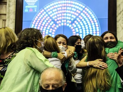Una diputada "verde" se abstuvo de votar en el Congreso y las redes la destruyeron