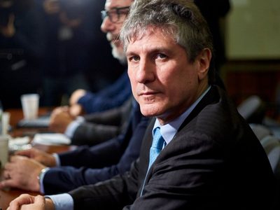 Boudou se descompensó mientras realizaba una charla en la UNCO y está internado en el Castro Rendón