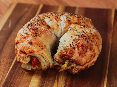 Rosquitas de hojaldre rellenas: en pocos minutos y con un sabor único, la receta perfecta del finde