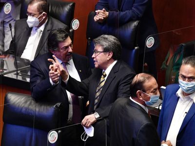 Monreal propone reforma para frenar matrimonios forzados de niñas