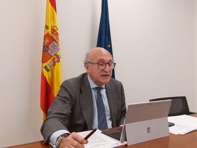 Secretario de España viajó a México en medio del debate por el cargo de Embajador para Quirino Ordaz