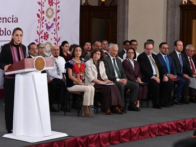 Sheinbaum presenta a asesores para aplicar el fracking no tradicional sin dañar el ecosistema